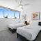 Stylish 2-Bed in Surfers Paradise with River Views