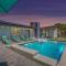 Pristine Sunset- In Old Town - Private Pool - BBQ