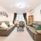 Pass the Keys Very large home with parking - Surbiton