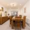 Pass the Keys Very large home with parking - Surbiton