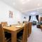 Pass the Keys Very large home with parking - Surbiton