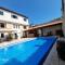 Casa com piscina e lazer em SBC SP
