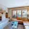 Lion Square Lodge South 650