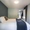 Spacious Home Near CBD SPA Pool Parking 3BR