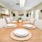 Stunning Haven with Heated Pool and Gameroom - 休斯顿