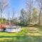 Pool, Deck and Grill Spacious Apt in Naugatuck! - Naugatuck