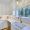 Mountain Home with Private Hot Tub and River Access! - بيند