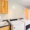 Virginia Escape with Patio and Fire Pit, Near Hiking! - يثيفيل