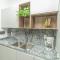 Stylish Condo with Rooftop Pool & Modern Amenities - 巴亚尔塔港