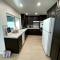 Bright, Stylish 4BD Modern House with Private Pool - لوس أنجلوس