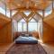 Alaya Stays Lafu Woodscave Room with Attic & Hill views - 西姆拉