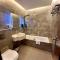 Midtown Hotel & Suites