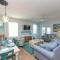 Blue Haven Beach House - Peek at Gulf Heated Pool Elevator 4 Min Walk to Beach Games - Голмс-Біч