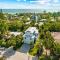 Sunsets on Carissa - Lovely Island Home wPool Sunset Views Ping Pong 5 Min Walk to Beach - Holmes Beach