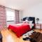 4 BD Stylish Cottage W Private Pool & hot-tub