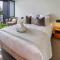 Studio with City Views in Central Christchurch - 基督城