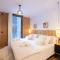 Isard Homes by Select Rentals