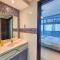 Next to METRO 1BED with Panoramic Lake View