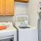 2 Mi to Texas AandM Unit with Pool and Hot Tub Access - Колледж-Стейшн