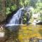 Chalé das Montanhas - Cachoeira particular dentro da hospedagem