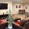 Mid-term Hub 2 King Beds Workspace - Lake Charles