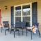 Perfect 3BR Retreat Near Downtown and Lake Acworth - Acworth