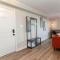 1866 EOV Beach Suite - North Camellia Acres