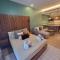 Modern Playacar Condo with Poolside Views & Nature - 普拉亚卡门