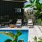 The Wine Manor - Lavish Poolside Living