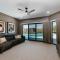 The Wine Manor - Lavish Poolside Living