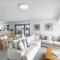 Charming Central Cotton Tree Unit
