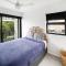 Charming Central Cotton Tree Unit