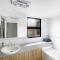 Charming Central Cotton Tree Unit
