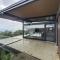 KALAI- Escapada de lujo elegante loft con impresionante vista al valle y proximidad al aeropuerto - Alajuela