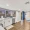 Newly Renovated Modern Oasis w Pool Mins to Strip - لاس فيغاس