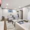 Newly Renovated Modern Oasis w Pool Mins to Strip - لاس فيغاس