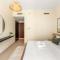 2BR Burj Khalifa View in Downtown Dubai - Dubaj