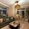 2BR Burj Khalifa View in Downtown Dubai - Dubaj
