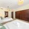 2BR Burj Khalifa View in Downtown Dubai - Dubaj
