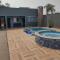 5 pessoas,casa aconchegante com piscina e jacuzzi