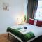 Spacious & Comfy Home in West Midlands - Sleeps 8, Free Parking, WiFi, Netflix, Prime Location, Ideal for Contractors, Business, Groups, Travellers, Families and Relocators - 考文垂