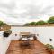 Stylish Chiswick Apartment with a Private Terrace - 伦敦