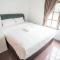 B Link Hotel - Kulai