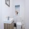 Modern Flat 1 in Harrogate - Sleeps 8 - Harrogate