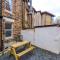 Modern Flat 1 in Harrogate - Sleeps 8 - Harrogate
