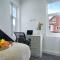 4 Bedroom 4 Bathroom Apartment- Sleeps 8- Walking Distance to City Centre- Free Parking, Self-Check-In, Workspace, Fast Wifi and Smart TV by Yoko Property - 考文垂