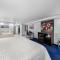 Admiralty Inn & Suites - a Red Collection Hotel
