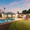 4 Br Tempe Retreat Pool Putt Putt Pool Table Grill - Темпі