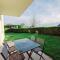 Family T2 with pool and garden in Touques - Тук