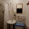 Wonderland Hostel - Shuttle services available